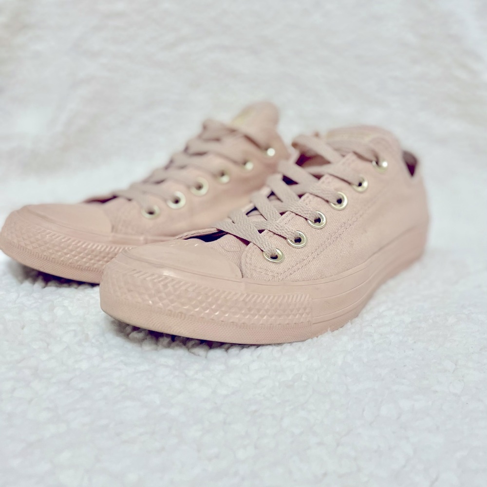 Blush pink converse 8.5